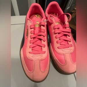 Puma Neon Pink Women’s Sneakers . Size 8